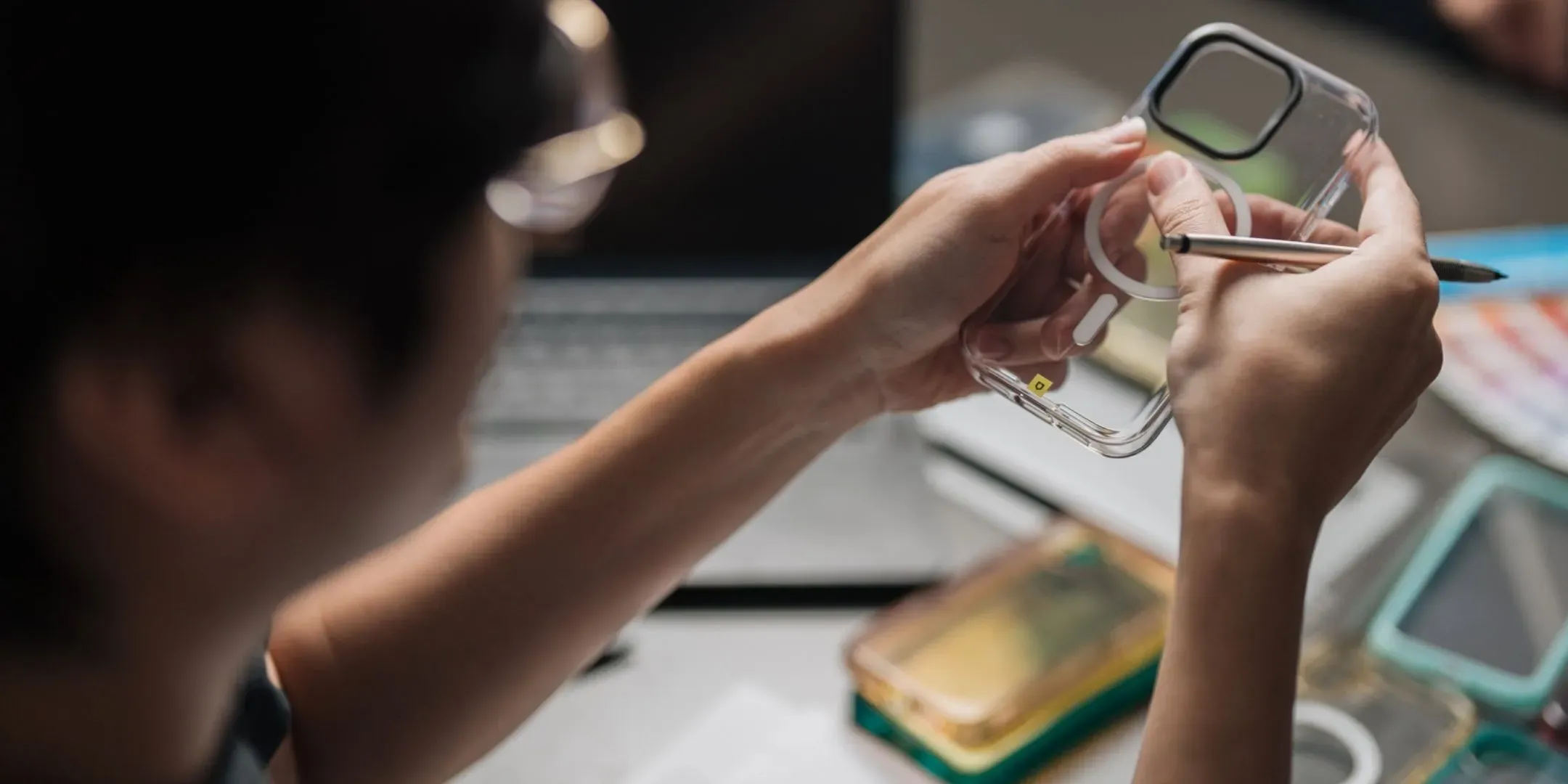 FAQ : L’équipe design de la coque Clear et la voie de la transparence sans compromis