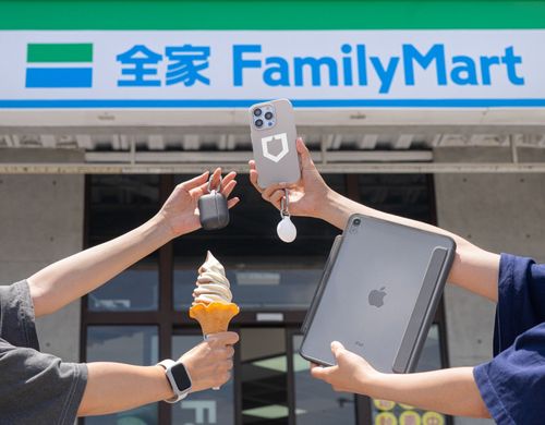 (縮圖) 犀牛盾自9月3日起於全家擴大行動配件回收品項，新增犀牛盾Apple Watch保護殼、AirPods保護殼、AirTag保護殼、iPad保護殼等，讓更多配件一起進入循環再生行列 (1).jpg