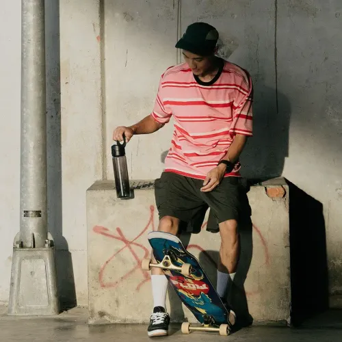 AquaStand_scenarios-skateboarder1-5_1080x1080 (1).webp